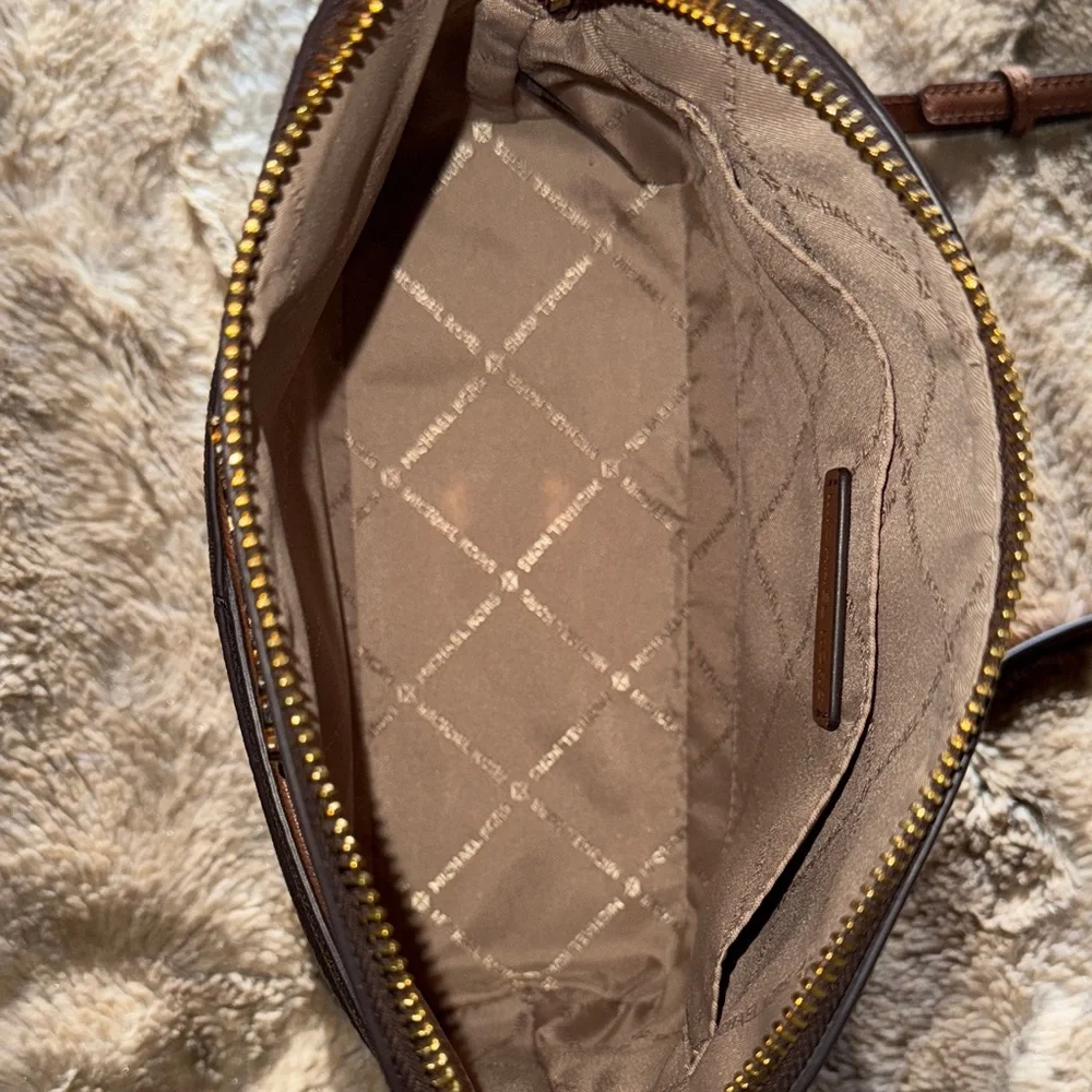 Michael Kors Jet Set Dome Crossbody • MK Signature Brown - Picture 4 of 11